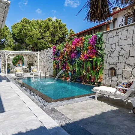 Lulu Отель Кешме