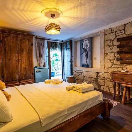 Lulu Hotel